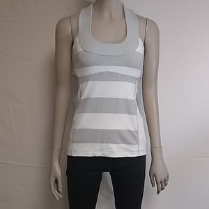 Women's LuluLemon Scoop Neck Tank Top Size Medium